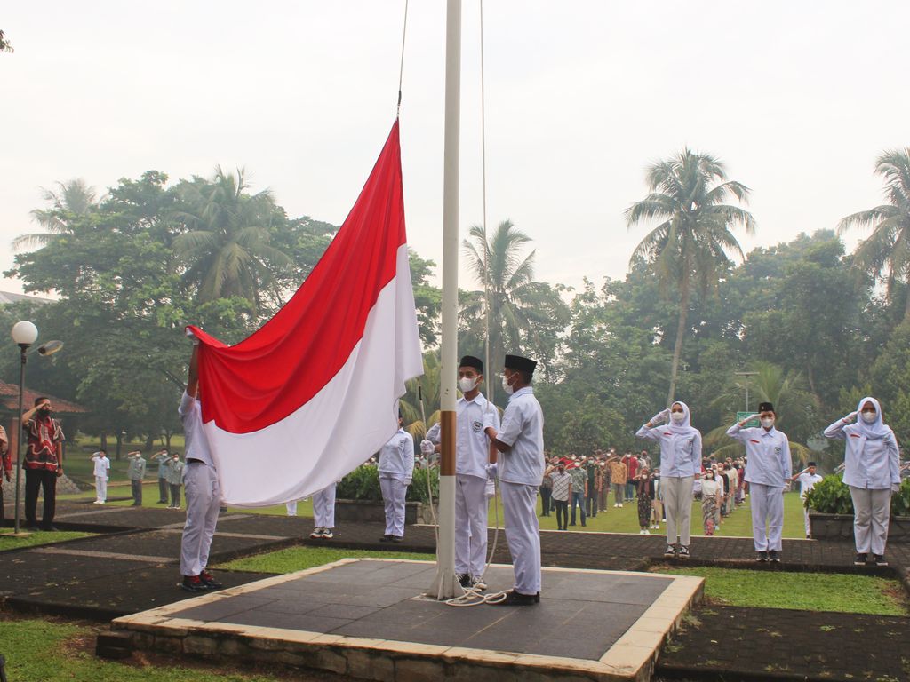 SMK Negeri 1 Liwa Laksanakan Upacara Peringatan HUT ke-81 Kemerdekaan Republik Indonesia